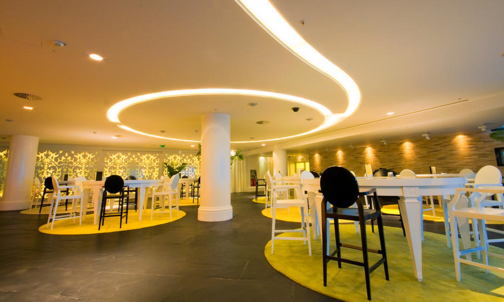 스플렌디드 컨퍼런스&스파 리조트 부드바 외부 사진 The interior of the lounge