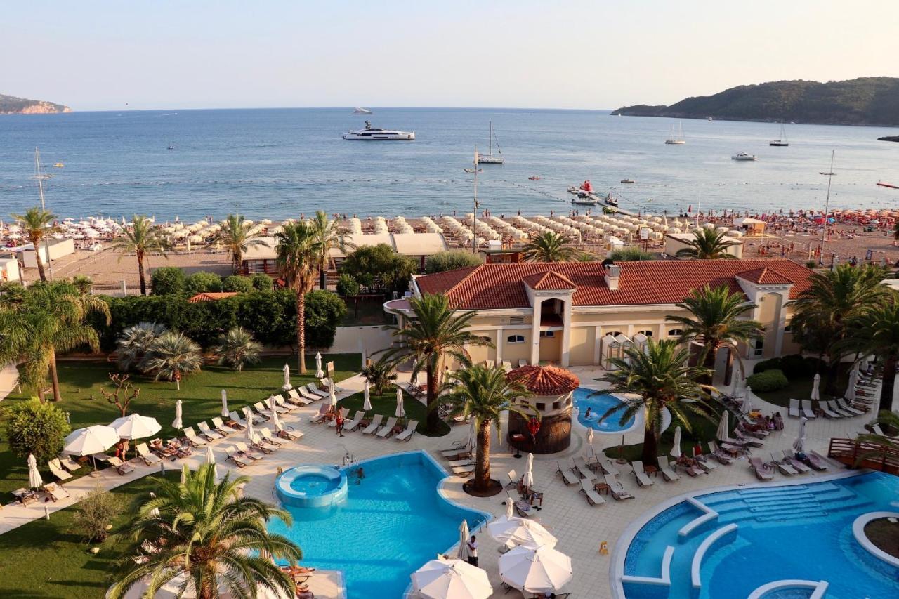 스플렌디드 컨퍼런스&스파 리조트 부드바 외부 사진 A view of the beach at the Hotel Splendid
