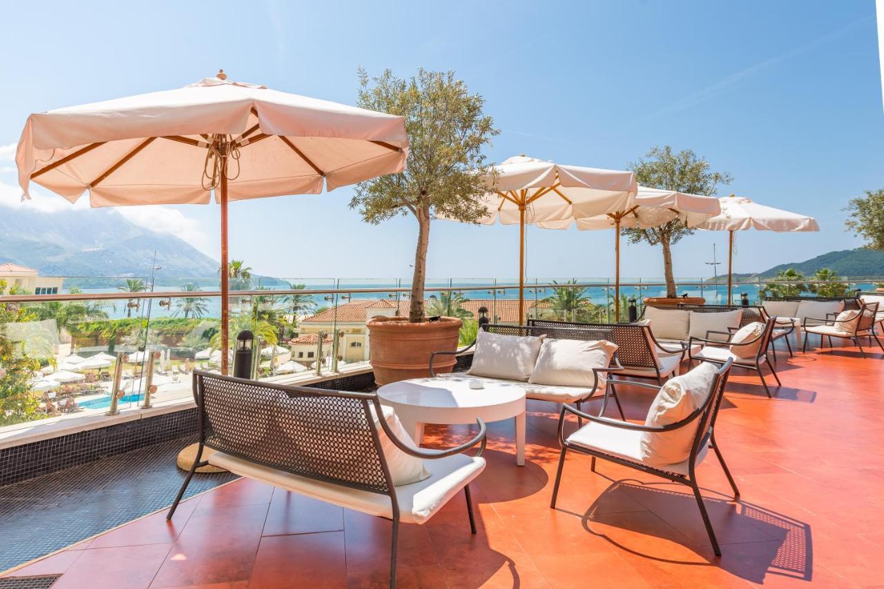 스플렌디드 컨퍼런스&스파 리조트 부드바 외부 사진 The hotel's rooftop bar
